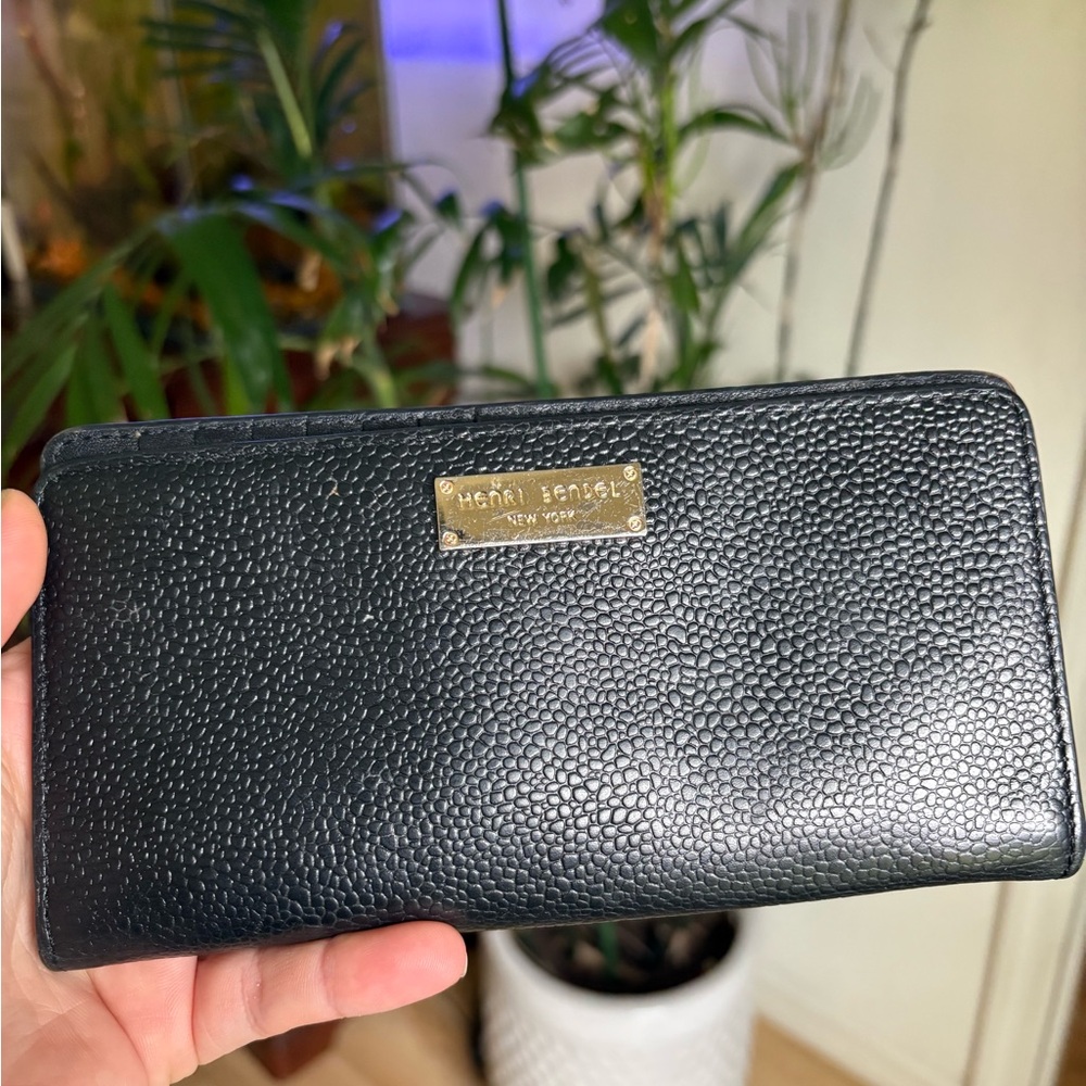 henri bendel Black Pebbled Leather Zip Wallet with Gold Plaque